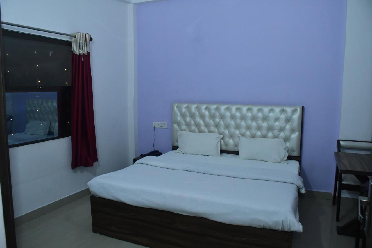 Hotel Awadh Palace Sahjanwa Zewnętrze zdjęcie