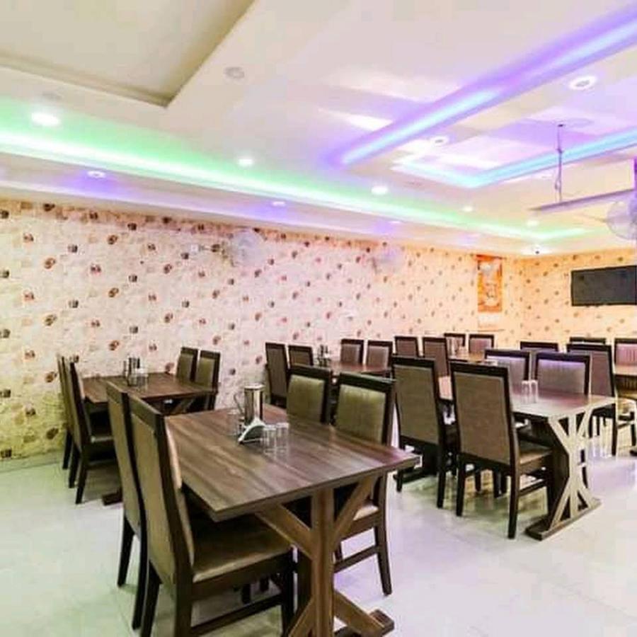 Hotel Awadh Palace Sahjanwa Zewnętrze zdjęcie